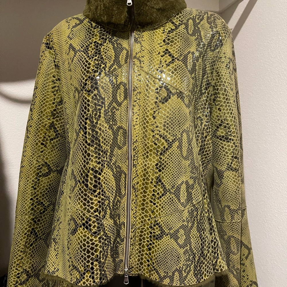 Light Weight Shearling Jacket Olive European Size… - image 4